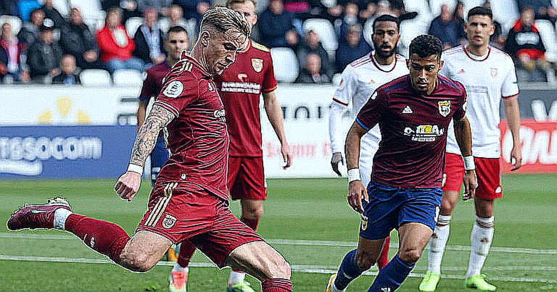 Manchester United sụp đổ ở phút 88, Everton gỡ hòa 2-2 kịch tính tại Goodison Park