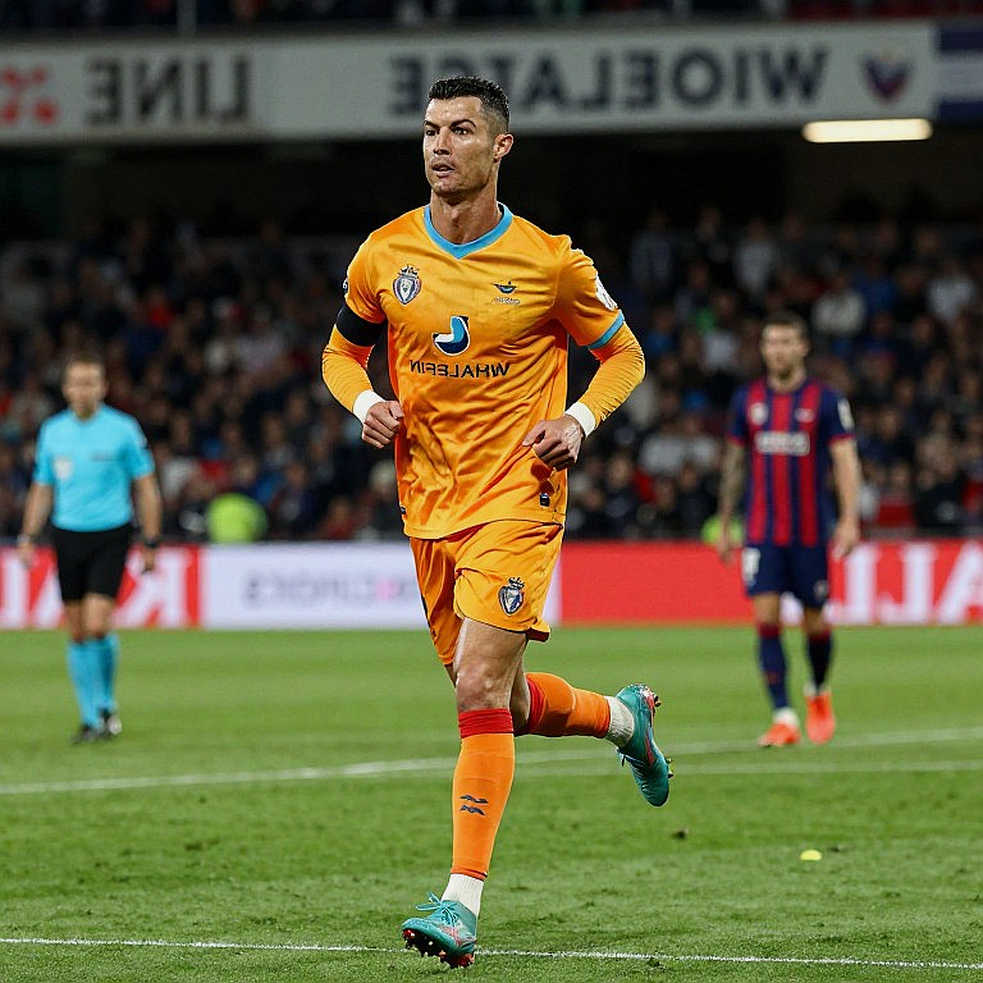 Hali Long và Brisbane Roar: Ba tầng dữ liệu dưới bản hợp đồng của một trung vệ 31 tuổi Hali Long và Brisbane Roar: Ba tầng dữ liệu dưới bản hợp đồng của một trung vệ 31 tuổi