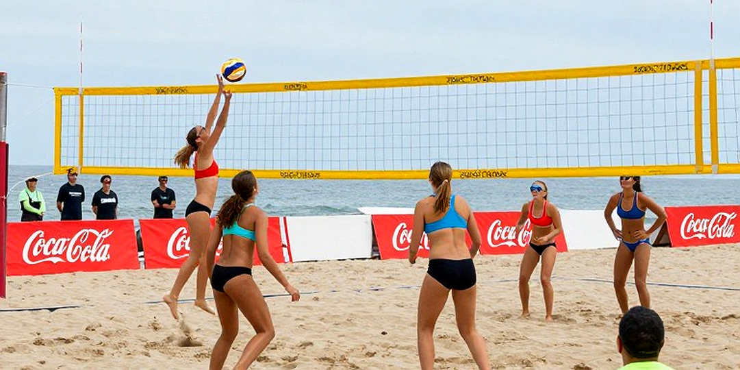 Thần đồng 13 tuổi Qatar ghi 12 điểm và 5 đòn chắn lưới, Thái Lan thắng đậm Qatar tại Asian Volleyball Championship