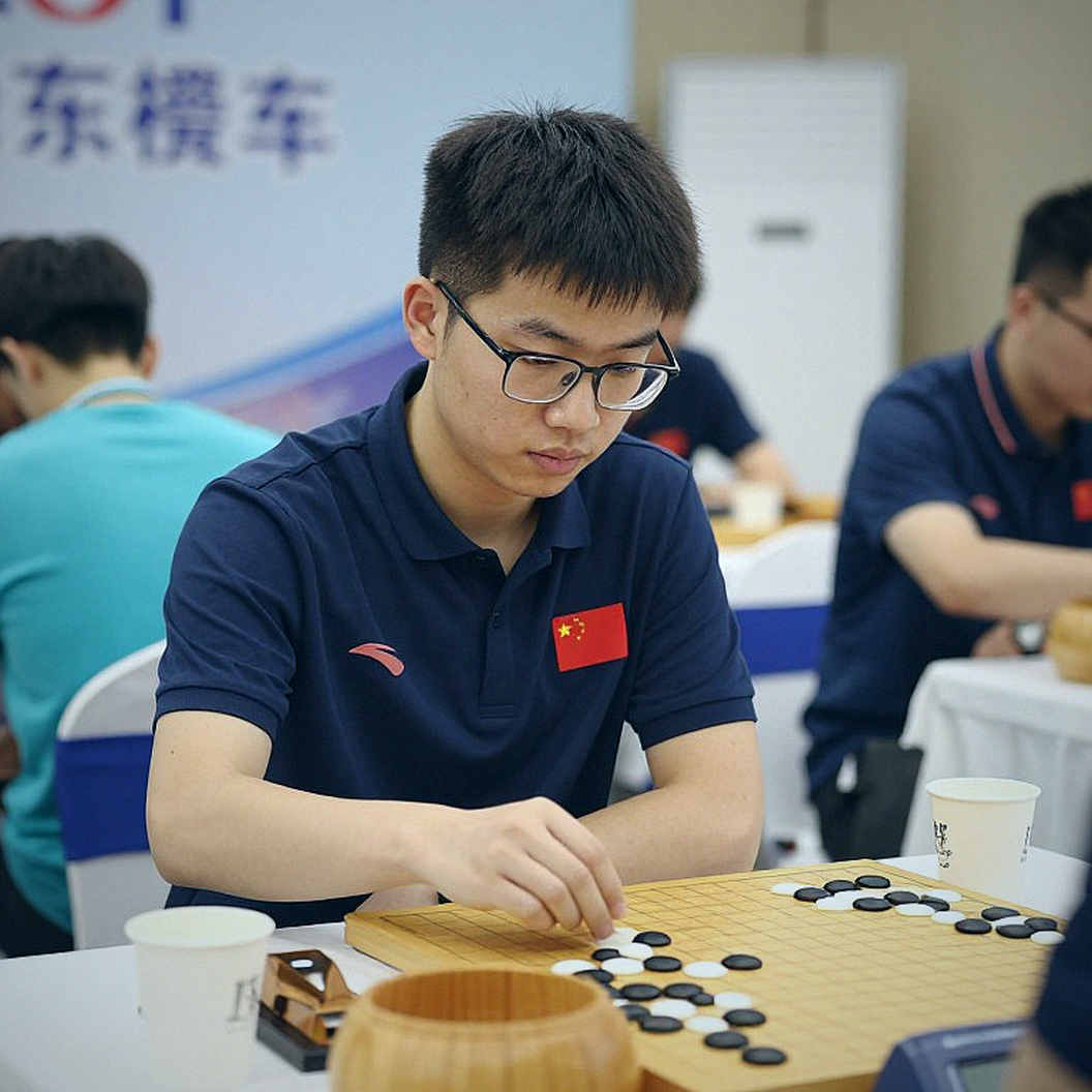Thần đồng cờ vua Thổ Nhĩ Kỳ Yagiz Kaan Erdogmus đạt 2716 Elo, phá kỷ lục trẻ nhất thế giới