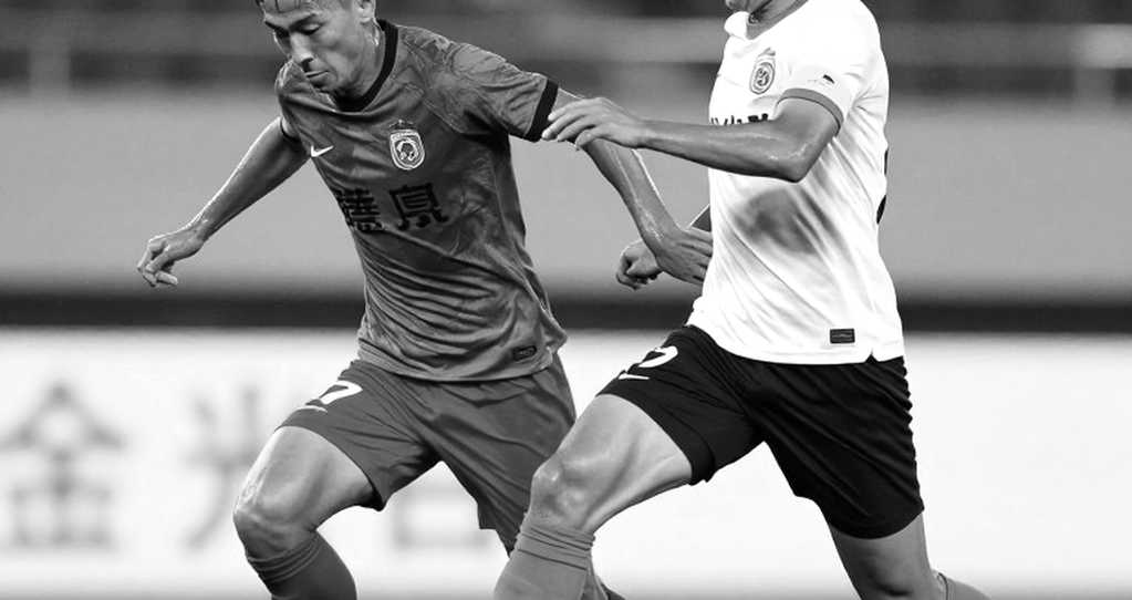 JJ Gabriel và bài toán £350.000: Manchester United sắp mất viên ngọc thô?