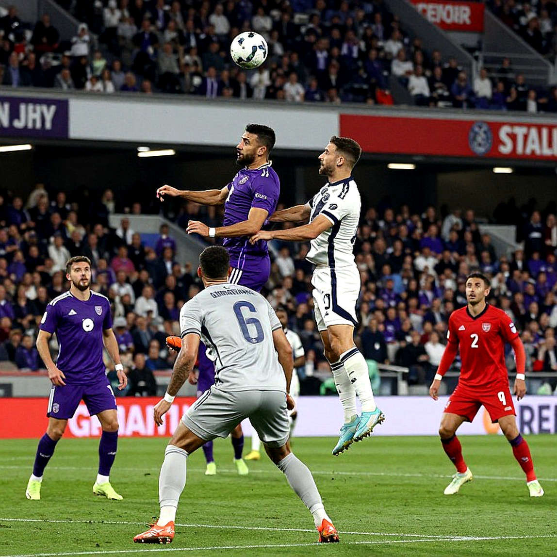 Lằn ranh đỏ ở Saudi Pro League: Khi tiếng hát quá khích chạm vào nỗi đau của Ruben Neves Lằn ranh đỏ ở Saudi Pro League: Khi tiếng hát quá khích chạm vào nỗi đau của Ruben Neves