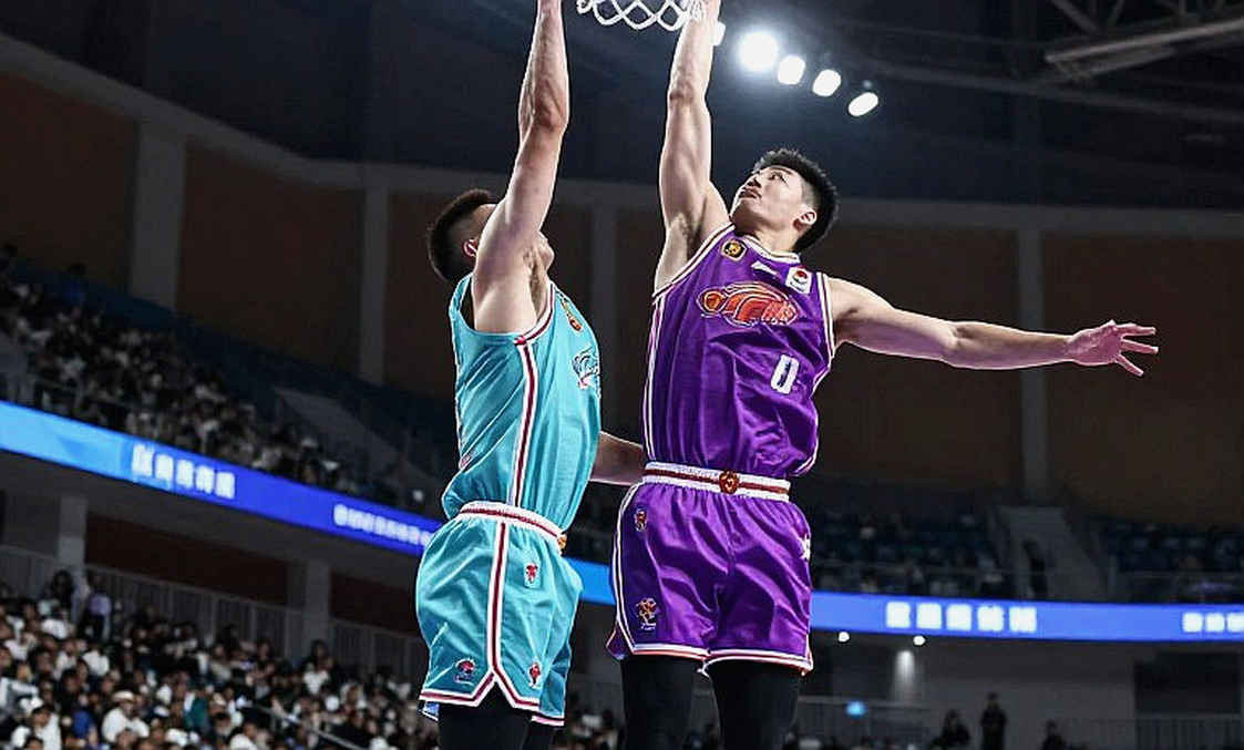 Nguyễn Xuân Nam: hai bàn thắng, một đầu gối sưng và khoảng trống y tế ở Hạng Nhất