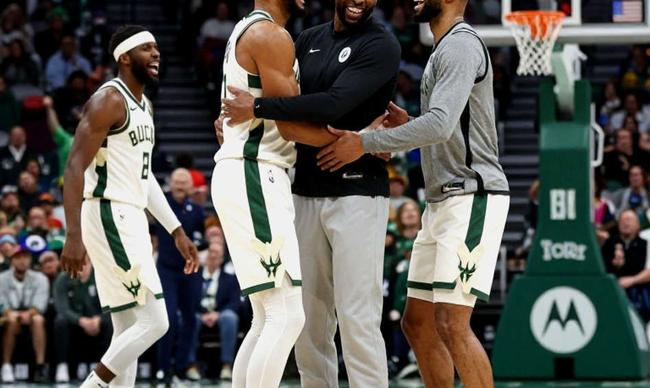 Pablo Laso xây dựng Anadolu Efes: 'Không anh hùng, chỉ có tập thể' và câu chuyện về Mike James Pablo Laso xây dựng Anadolu Efes: 'Không anh hùng, chỉ có tập thể' và câu chuyện về Mike James