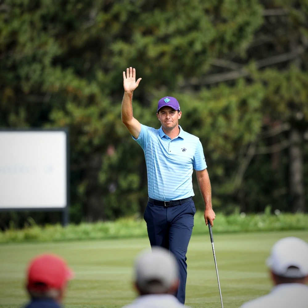 When a Vietnamese Golf Legend Gets Stumped by a Golf Cart Question: Lessons on Legal Gaps and the Community's Pulse