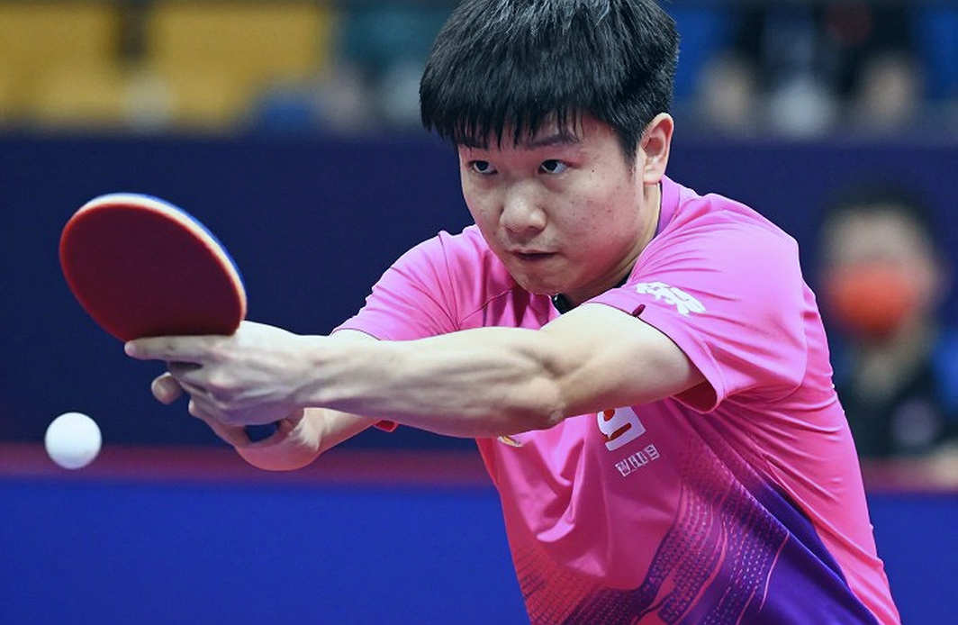 Đỗ Hoàng Hên nghỉ ba tháng: đầu gối tái phát, tuyến giữa Hà Nội FC và một suất đăng ký không thể thay thế