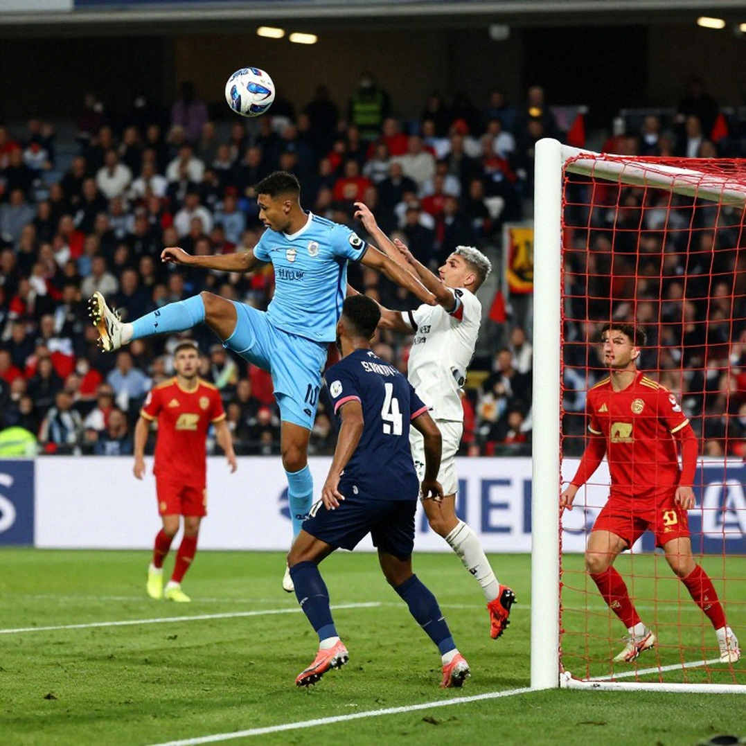 VAR tại V.League: Công nghệ đang phơi bày điều gì về trọng tài Việt Nam? VAR tại V.League: Công nghệ đang phơi bày điều gì về trọng tài Việt Nam?