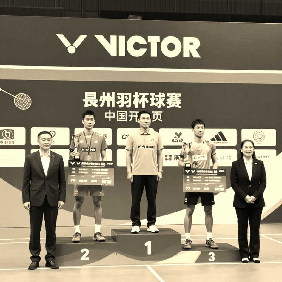 Esports Việt Nam: bản sắc phản bội meta và sức nặng của sân nhà Esports Việt Nam: bản sắc phản bội meta và sức nặng của sân nhà