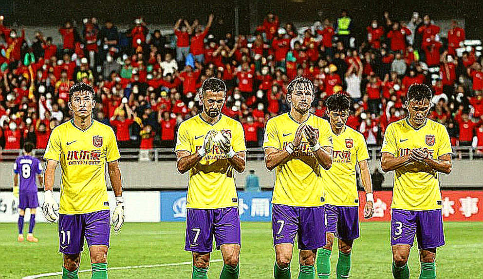 Cong Phuong returns to V.League after 1400 days: 0-2 loss in opening match and VAR referee controversy Cong Phuong returns to V.League after 1400 days: 0-2 loss in opening match and VAR referee controversy