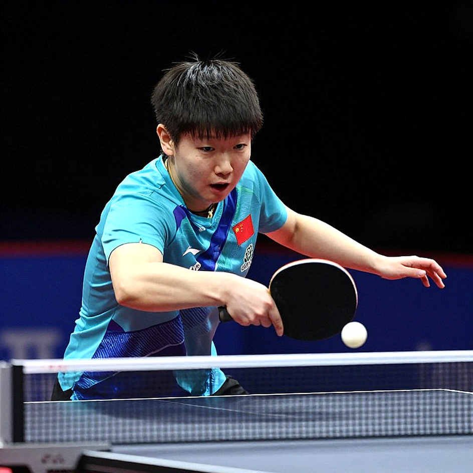 Khung ba giờ chiều thứ Bảy: Tường thuật chữ, lá chắn truyền hình và khoảng trống của bóng đá Việt Nam Khung ba giờ chiều thứ Bảy: Tường thuật chữ, lá chắn truyền hình và khoảng trống của bóng đá Việt Nam