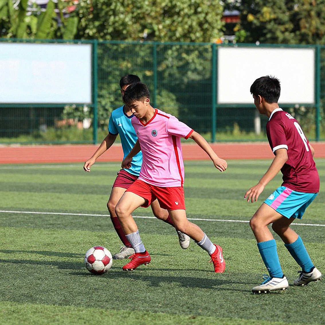 Cánh tay không việt vị: Điều 11 IFAB và bài học World Cup 2026