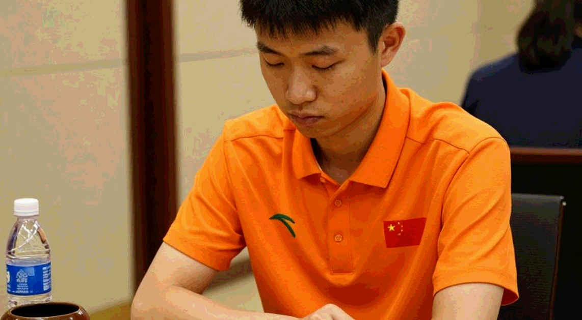 Samarkand và Hồng Kông: Erigaisi gục trước kỳ thủ Thái Lan, Carlsen thua hai ván cờ nhanh