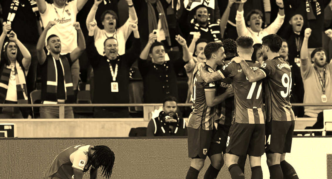 Data Analysis in Vietnamese Football: Lack of Information Leads to Unassessable Conclusions