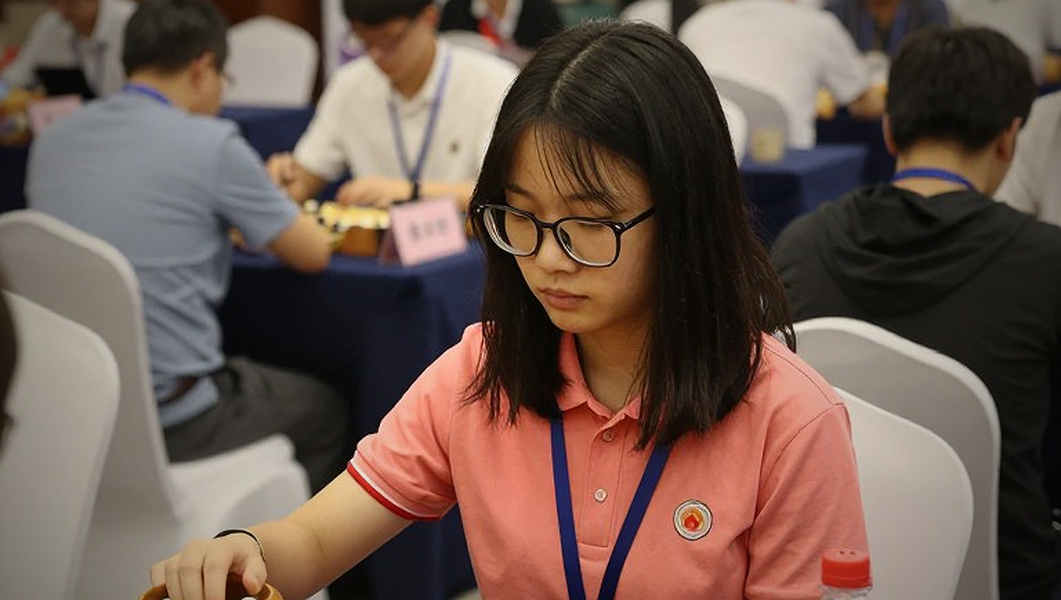 Sindarov hạ Anand ngày khai mạc Global Chess League: Chiến thắng của không gian, không phải tuổi tác
