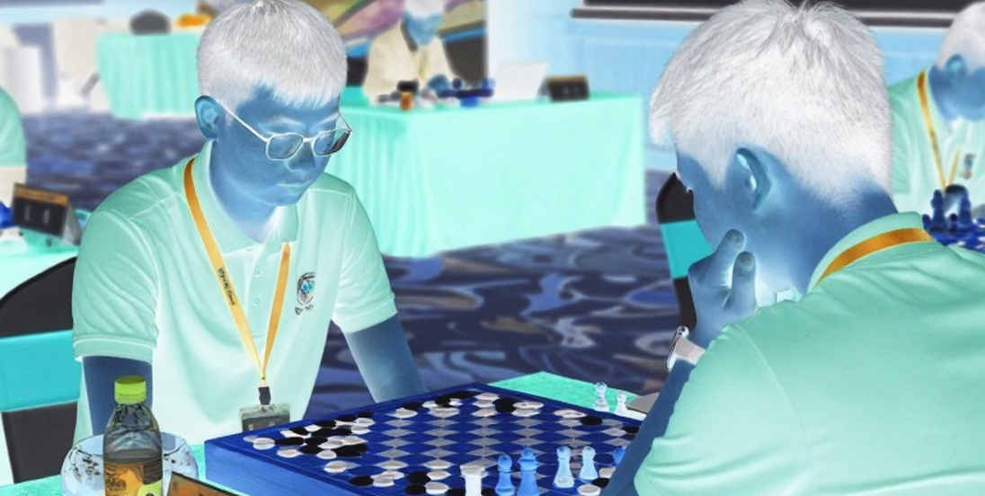 Sindarov hạ Anand ngày khai mạc Global Chess League: Chiến thắng của không gian, không phải tuổi tác