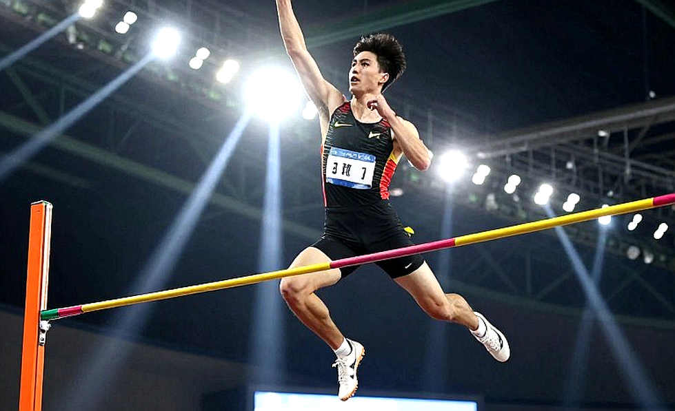 Chín phút hai mươi tám giây — khoảng cách đắt nhất trong một năm chạy của Zhang Shuihua