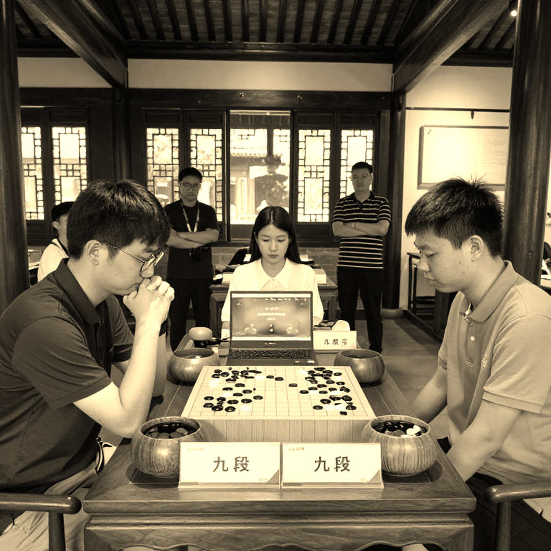 Atyrau Masters: Hai hạt giống hàng đầu gục ngã, và khoảng trống mà bảng tin không kể