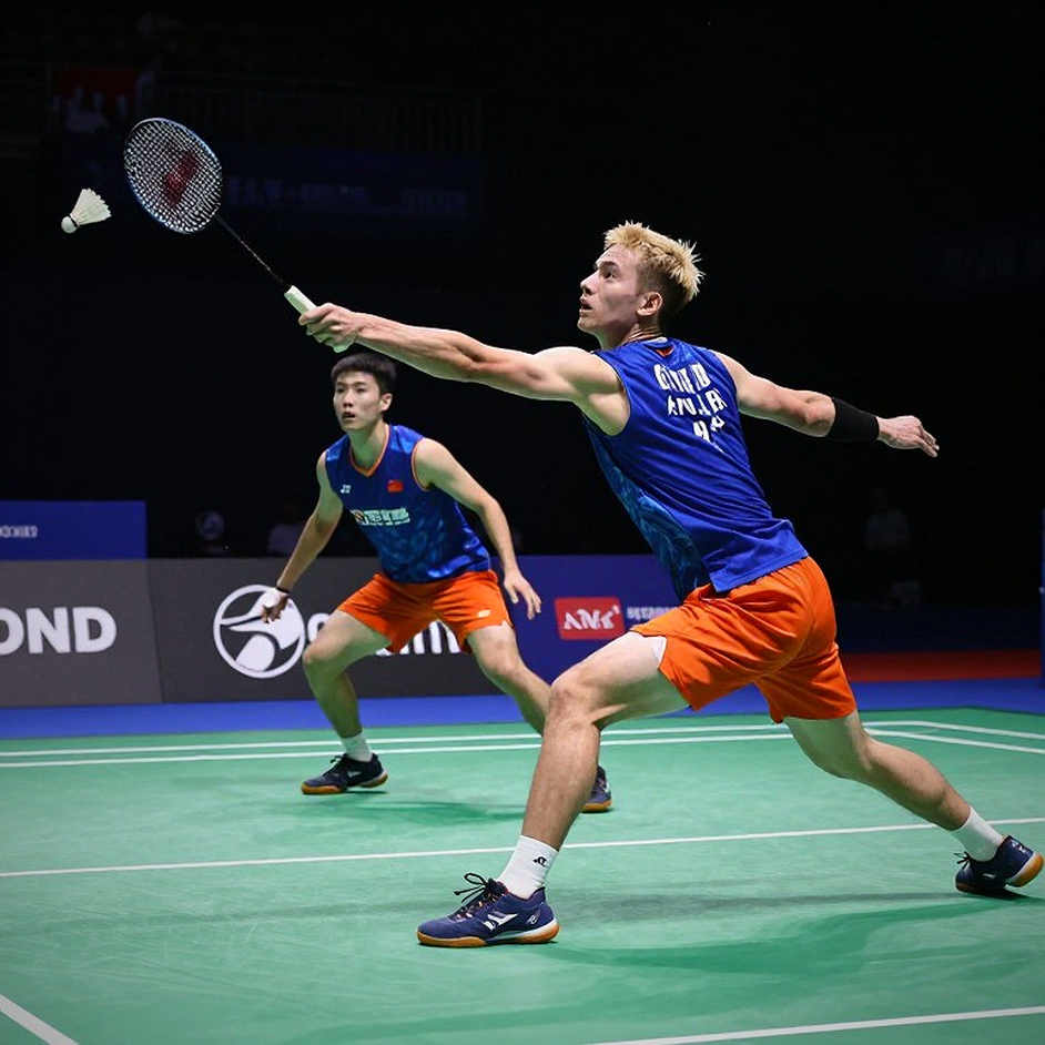 Alwi Farhan tập với Kento Momota ở Tokyo: bước chuẩn bị cuối của Indonesia trước Asian Games 2026