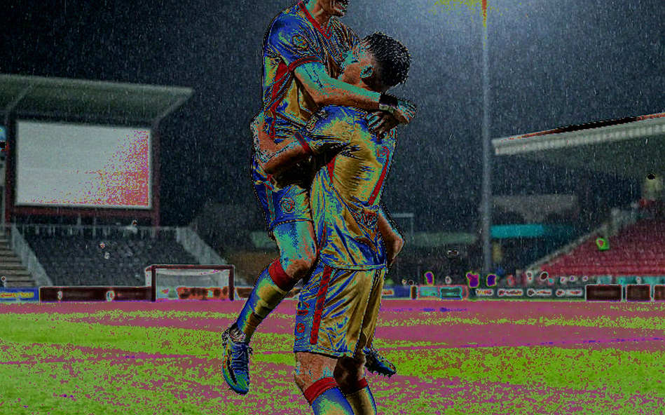 Persija dẫn Arema 2-0 sau hiệp một: Cú đúp Jeremejeff và khoảng trống sau hàng thủ dâng cao