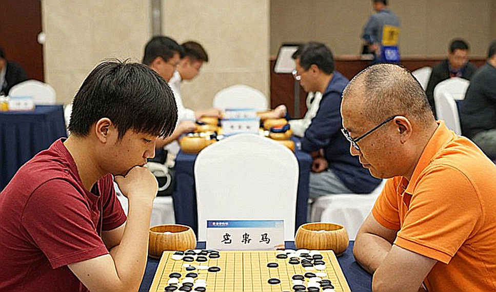 Giữa bảng chỉ số và hơi thở của trận đấu: Nghề đọc dữ liệu esports Giữa bảng chỉ số và hơi thở của trận đấu: Nghề đọc dữ liệu esports