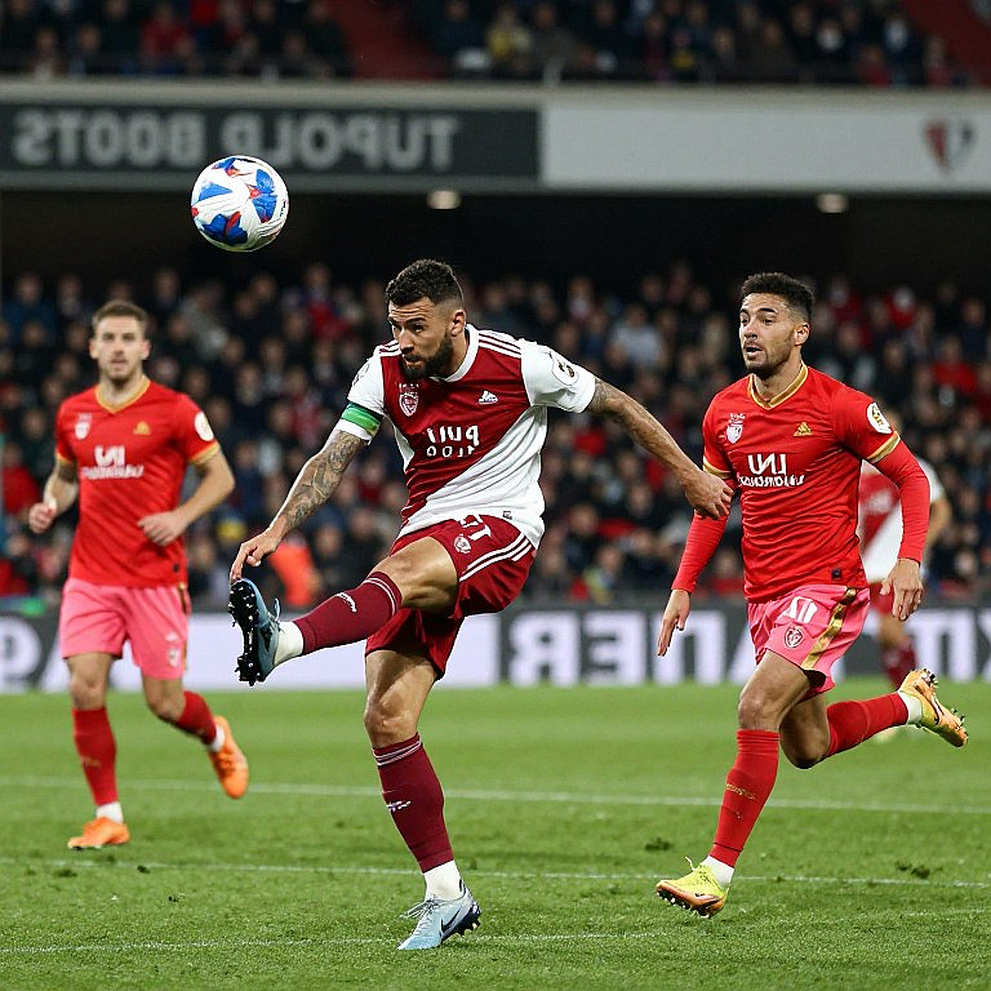 Champions Thượng Hải: Lỗi chuột máy tính, ván đấu không được tua lại và bài toán quản trị của Riot Games